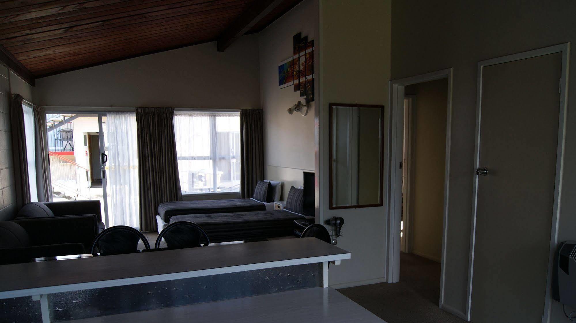 Tourist Court Motel ファカタネ エクステリア 写真